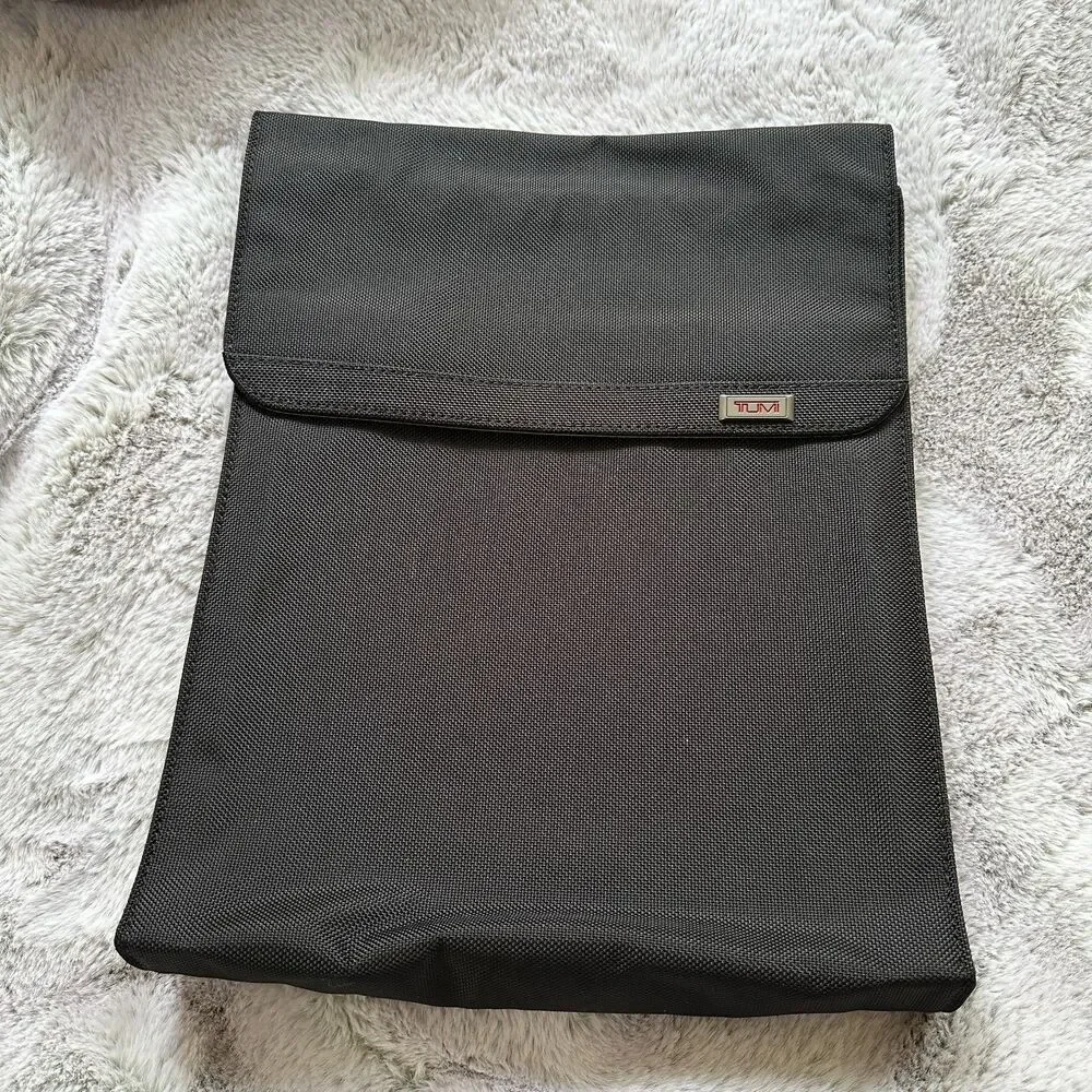 NWOT TUMI Welded Laptop Sleeve with Magnetic Closure